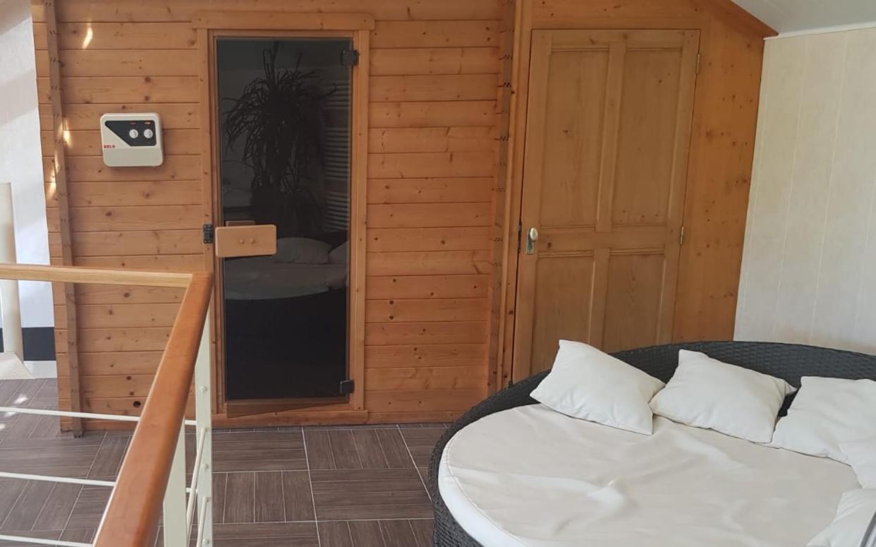 Le Domaine De Tizo Hotel Saint-Victor-de-Morestel Екстериор снимка