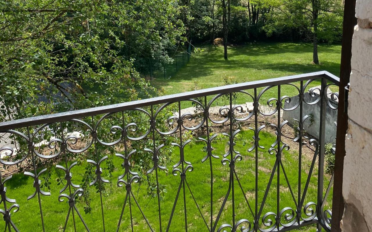 Le Domaine De Tizo Hotel Saint-Victor-de-Morestel Екстериор снимка